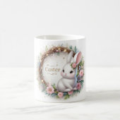 かわいいイースターバニーとフローラリース幼児T市 コーヒーマグカップ (中央)
