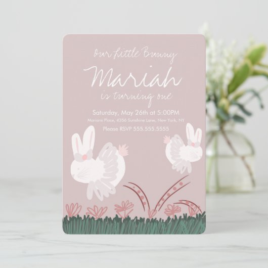 かわいいウサギのイースター 1歳の誕生日 手描き 招待状 (スタンド正面)