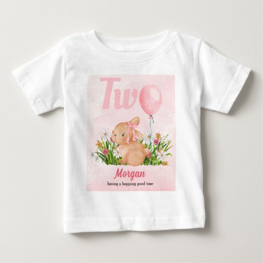 かわいいウサギの2歳の誕生日ピンクの女の子の2歳の誕生日 ベビーTシャツ (正面)