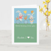 かわいいウサギ何人かのバニーはあなたを愛パーソナライズされたする カード (黄色い花)