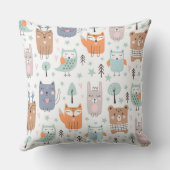 かわいいウッドランド動物の枕、赤ちゃんシャワーの贈り物 クッション (裏面)