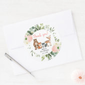 かわいいウッドランド動物の緑の女の子の誕生日 ラウンドシール (封筒)