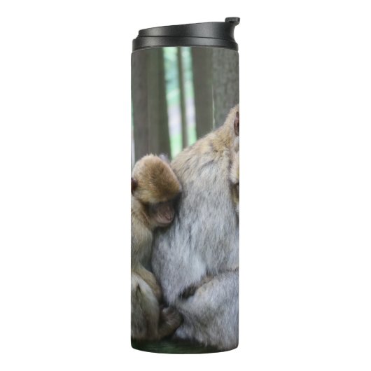 かわいいエイプファミリーグループハグ写真 タンブラー (回転左)