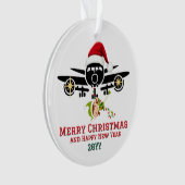 かわいいエルフと飛行機とサンタ帽子 楽しいクリスマス オーナメント (正面)