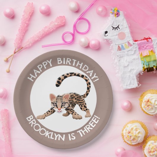 かわいいオセロの漫画のパーソナライズされた誕生日 ペーパープレート (パーティー)