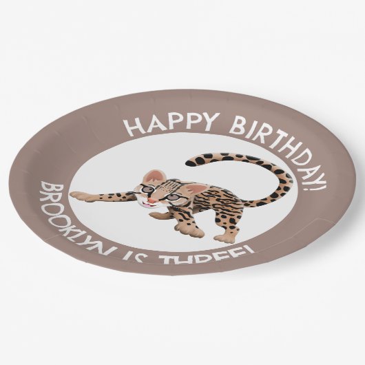 かわいいオセロの漫画のパーソナライズされた誕生日 ペーパープレート (アングル)