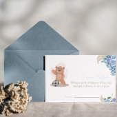 かわいいオムツのラッフル赤ちゃんシャワーを持つ男の子だ 招待状