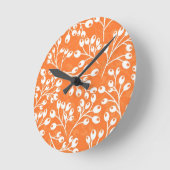 かわいいオレンジと白い秋の実 ラウンド壁時計 (傾斜)