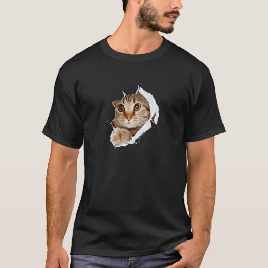 かわいいオレンジタビー猫が紙を引き裂く Tシャツ (正面)