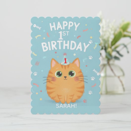 かわいいオレンジタビー猫の1歳の誕生日 | カスタマイズ可能 招待状 (スタンド正面)