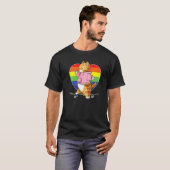 かわいいオレンジタビー猫スケボー乗りの虹ハート S Tシャツ (正面フル)