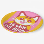 かわいいオレンジ色のタビー猫の漫画がニャーとフランスの鳴く ペーパープレート (アングル)