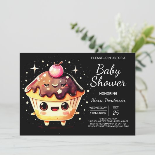 かわいいオンライン小さなマフィン男の子の赤ちゃんシャワー 招待状 (スタンド正面)