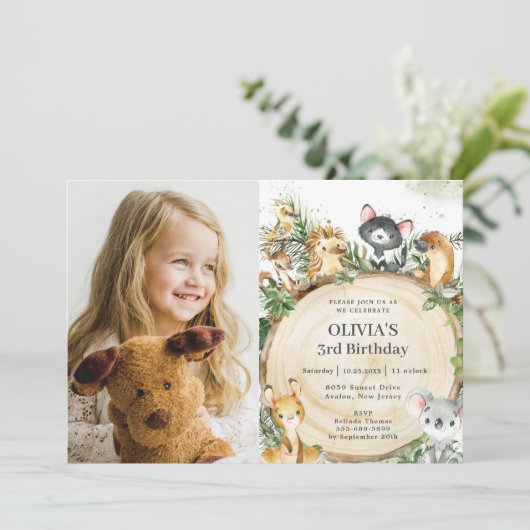 かわいいオーストラリアの動物素朴の木の誕生日写真 招待状 (スタンド正面)