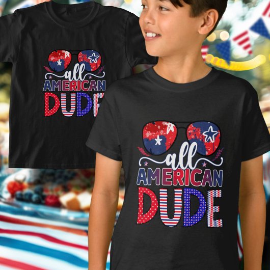 かわいいオールアメリカンな男の子の独立記念日のお祝い Tシャツ