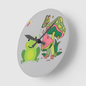 かわいいカエルとキノコと蝶 ラウンド壁時計 (傾斜)