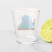 かわいいカエルと蜂の庭の漫画イラストレーション ショットグラス (裏面)