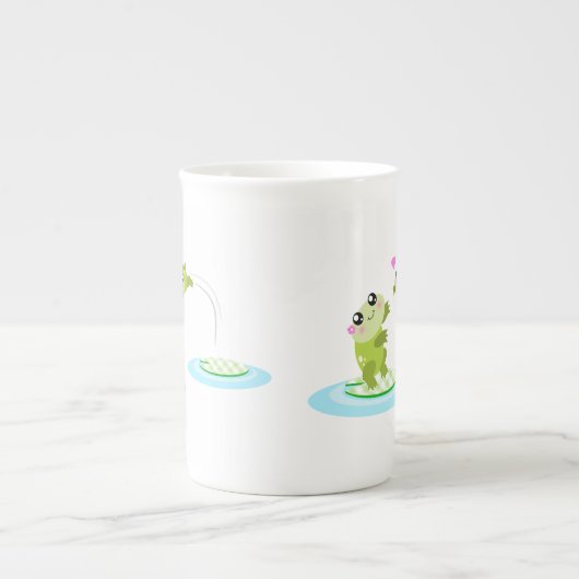 かわいいカエル-かわいい母およびベビーのカエル ボーンチャイナマグカップ (正面)