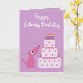 かわいいカスタマイズ可能な犬とケーキの静寂誕生日 カード (黄色い花)