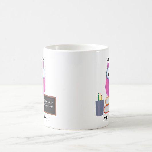 かわいいカスタム先生ピンクフクロウスクールモノグラム コーヒーマグカップ (中央)