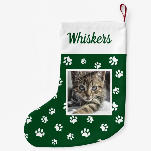 かわいいカスタム猫の写真名緑の白い前足 スモールクリスマスストッキング (裏面)