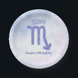 かわいいカスタム蠍座サインパープルバースデーパーティー ペーパープレート<br><div class="desc">この紫かわいらしとラベンダーの蠍座誕生日パーティー紙プレートは、〔占星術の〕十二宮図からあなたのサイン占星術のを、星座のように美しい輝きで特色づける。10カスタマイズ月下旬か11月上旬の誕生日を迎える人のためのキュラシブな台本に名前を付けたこのかわいい装飾。</div>