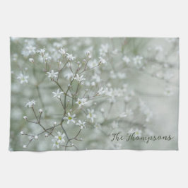 かわいいカスミソウの花の写真に名前を入れられます キッチンタオル