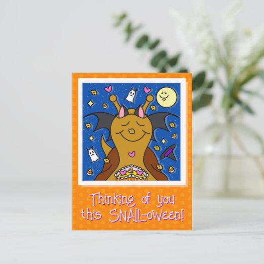 かわいいカタツムリとこうもりウイングハッピーハローウィン シーズンポストカード (スタンド正面)
