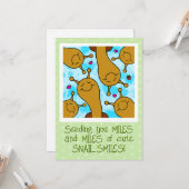 かわいいカタツムリのマイルのスマイル友情 カード (正面/裏面インサイチュ)