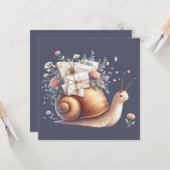 かわいいカタツムリの郵便イラスト - 花とパステルカラーの繊細な世界 カード (正面/裏面インサイチュ)