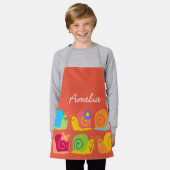 かわいいカタツムリカラフルキッズアートまたは料理 エプロン (着用した状態)