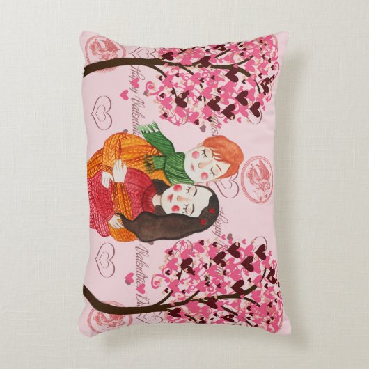 かわいいカップルとハートの木でバレンタイン枕 アクセントクッション (正面(垂直))