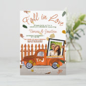 かわいいカップルのシャワー秋インラブフォトブライダル 招待状 (スタンド正面)