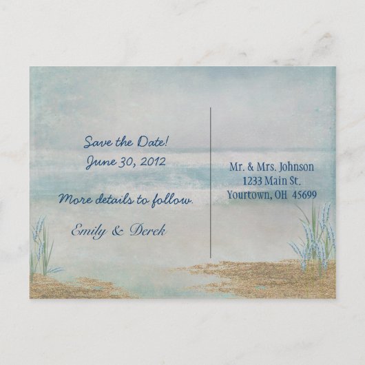 かわいいカップルの日付をビーチに保存 案内ポストカード (裏面)