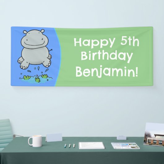 かわいいカバのジャンプ漫画のパーソナライズされた誕生日 横断幕 (トレードショー)