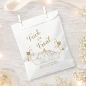 かわいいカボチャのトリックまたはハロウィンを扱う フェイバーバッグ (クリップ留めされた状態)