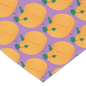 かわいいカボチャのパターンを背景(紫) ショートテーブルランナー (コーナー)