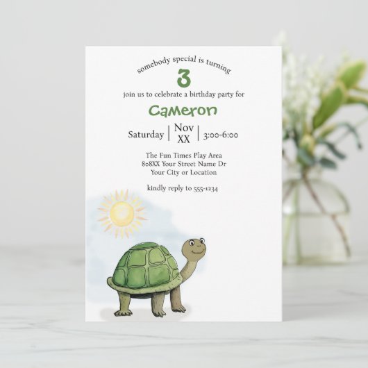 かわいいカメの赤ちゃんイラスト 招待状 (スタンド正面)