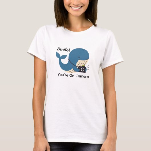 かわいいカメラを持ったクジラ Tシャツ (正面)