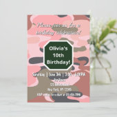 かわいいカモフラージピンク&グリーンシンプルおもしろい誕生日 招待状 (スタンド正面)