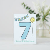 かわいいカラフルな子供の7歳の誕生日ポストカード ポストカード (スタンド正面)