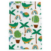 かわいいカラフルタートルアリゲーターレインボーパターン ミディアムペーパーバッグ (裏面)