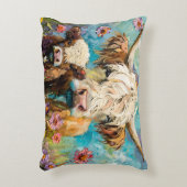 かわいいカラフルハイランド牛と牧草地の子牛 アクセントクッション (正面(垂直))