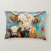 かわいいカラフルハイランド牛と牧草地の子牛 アクセントクッション (裏面)
