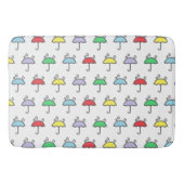 かわいいカラフル傘と雨粒のパターン バスマット (正面)