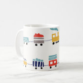 かわいいカラフル列車のシームレスなパターン。 コーヒーマグカップ (正面左)
