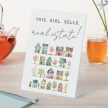 かわいいカラフル家この女の子は不動産を実在売る