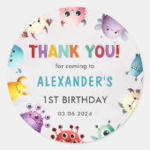 かわいいカラフル我々の小さなモンスター誕生日 ラウンドシール (正面)