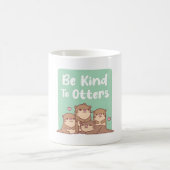 かわいいカワウソのカワウソへの優しさ Pun コーヒーマグカップ (中央)