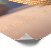 かわいいカワウソの赤ちゃんがバスケットに ポスター (角)